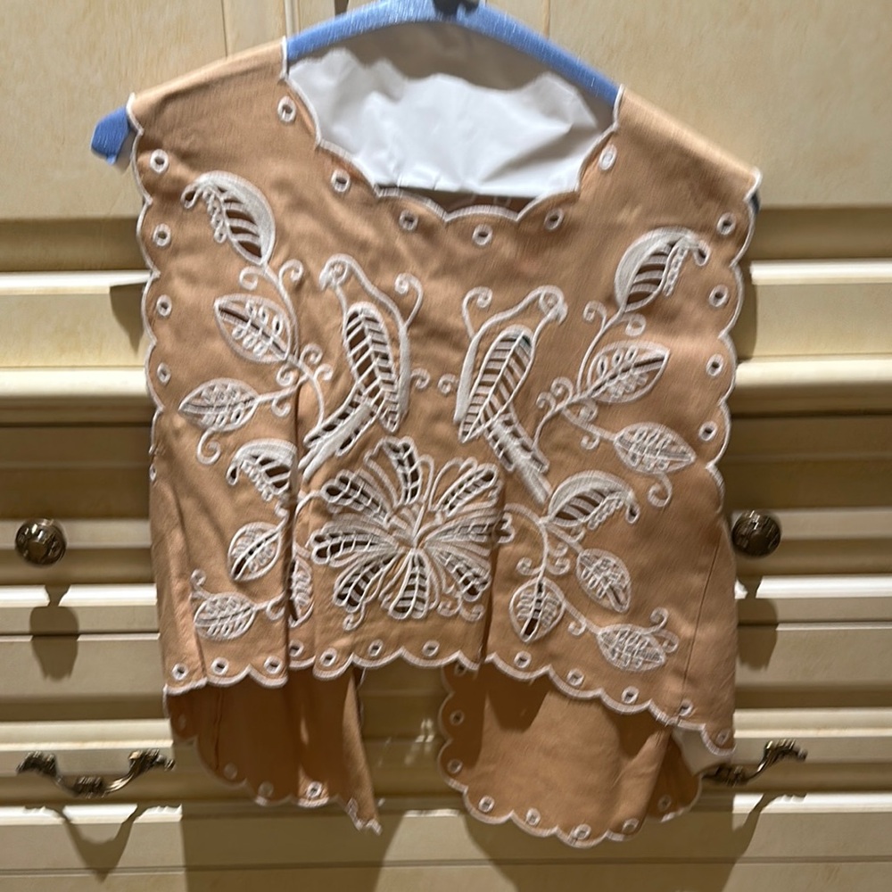 Like New Farm Rio crop with open back M